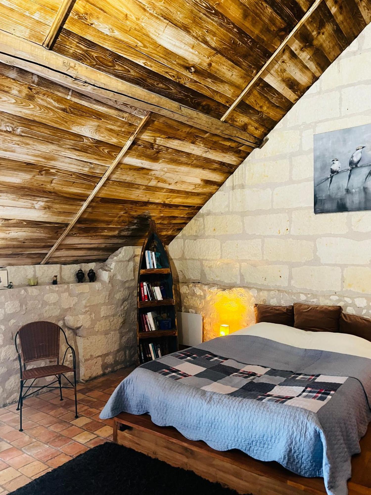 Chateau De La Thibaudiere - Chambre Du Tonneau Allonnes  Bagian luar foto