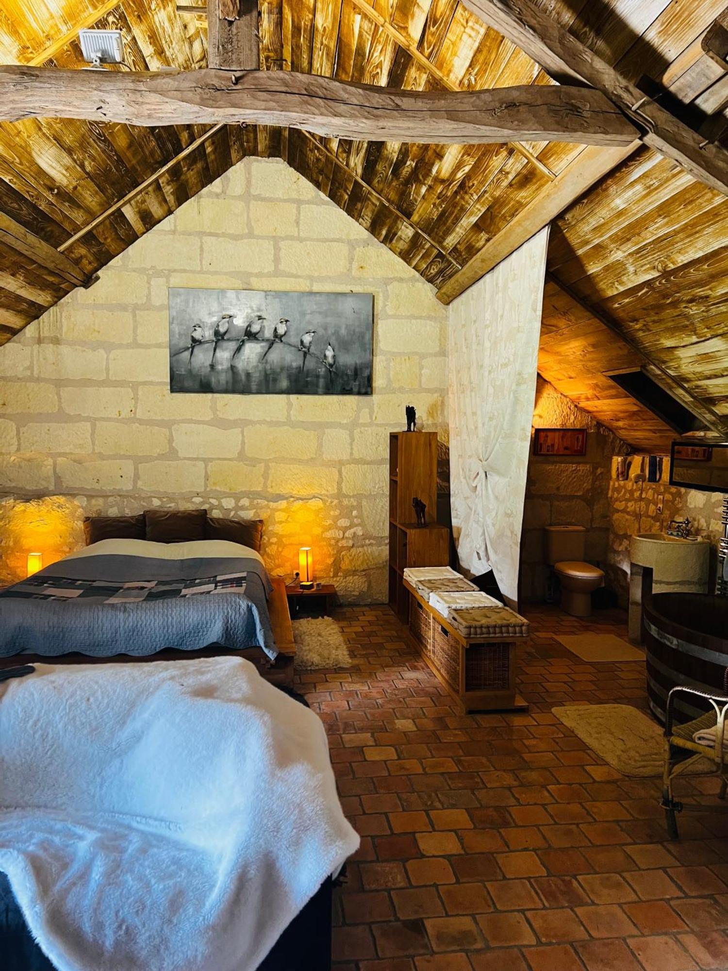 Chateau De La Thibaudiere - Chambre Du Tonneau Allonnes  Bagian luar foto