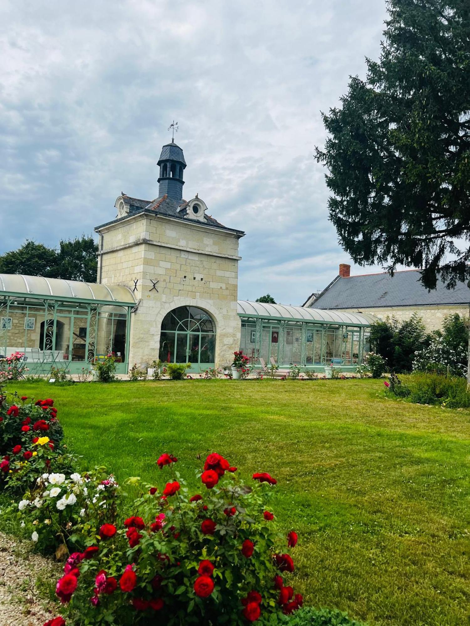 Chateau De La Thibaudiere - Chambre Du Tonneau Allonnes  Bagian luar foto